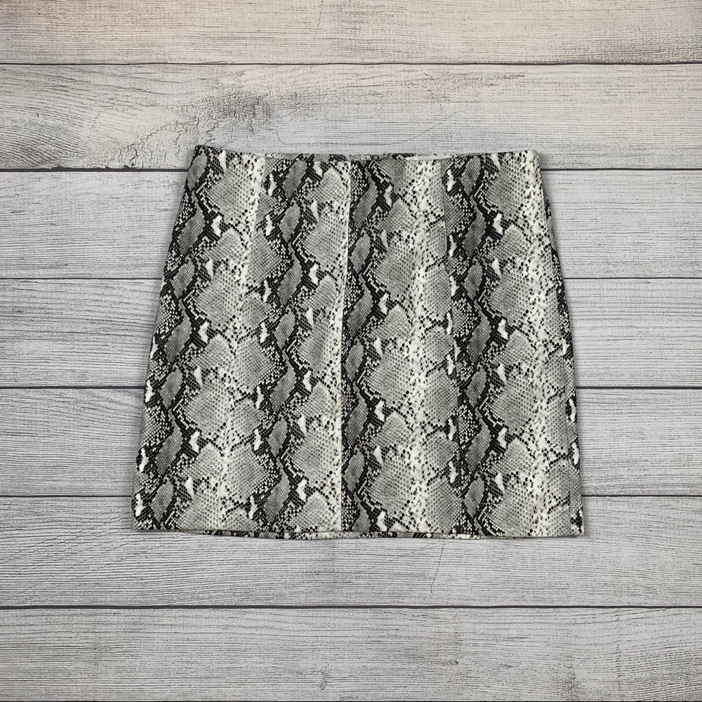 B&W Reptile Skirt